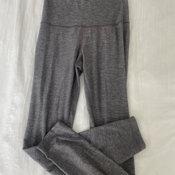 🍋Lululemon Gray Align Leggings🍋 - Picture 4 of 7